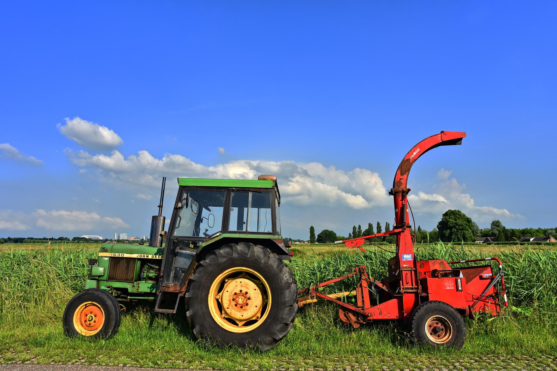 Farm Equipment Mechanic Career Profile (French version available)